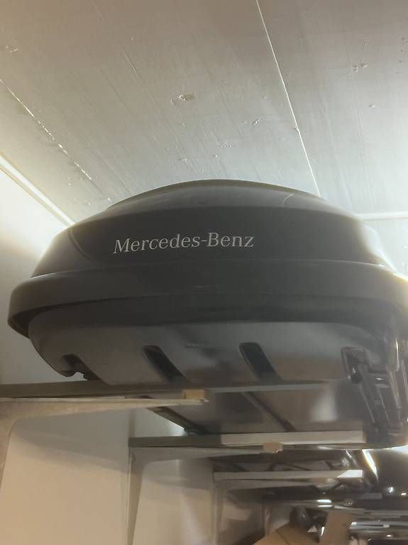 Accessories Mercedes GLA: Barres de toit, coffre, porte-skis (Gebraucht ...