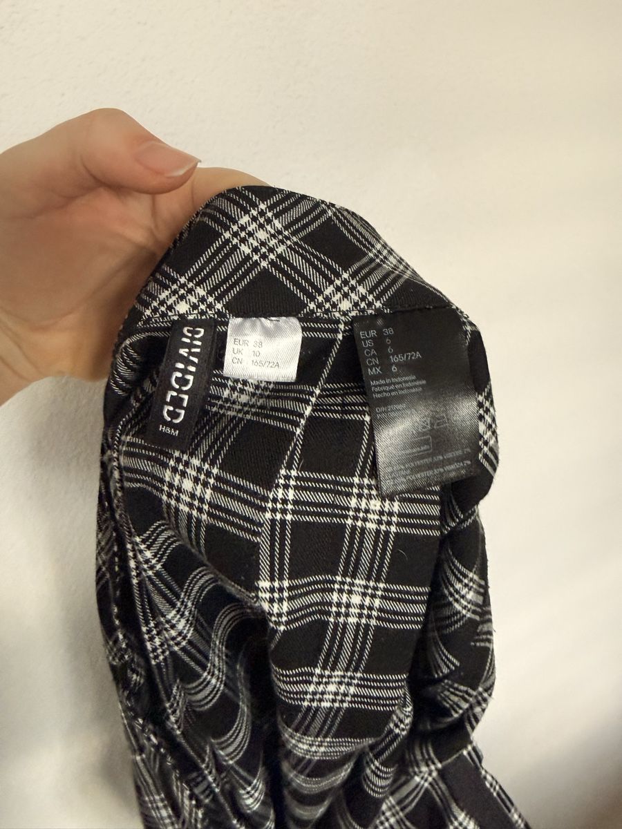 H&M Gonne: Schwarzer Minirock mit Karomuster Schulmädchen Rock Gr. 38 – Usato da Staad SG venduto da Chirrari 2