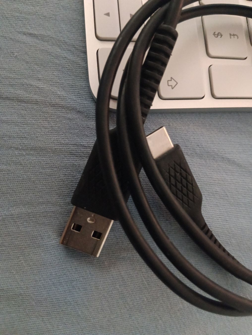 Apple Tastaturen: Apple Magic Keyboard USB C Touch ID / Marshall USB C Kabel – Gebraucht aus Zürich von TBG021 3