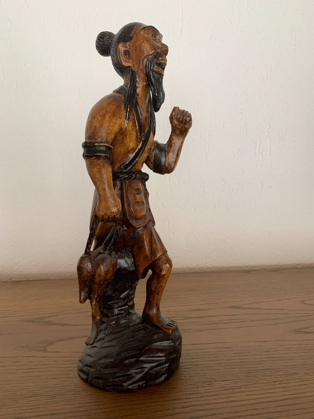 Skulpturen & Statuen: Handgeschnitzer Fischer aus Asien – Neu (gemäss Beschreibung) aus Widnau von Algisbuendter 1