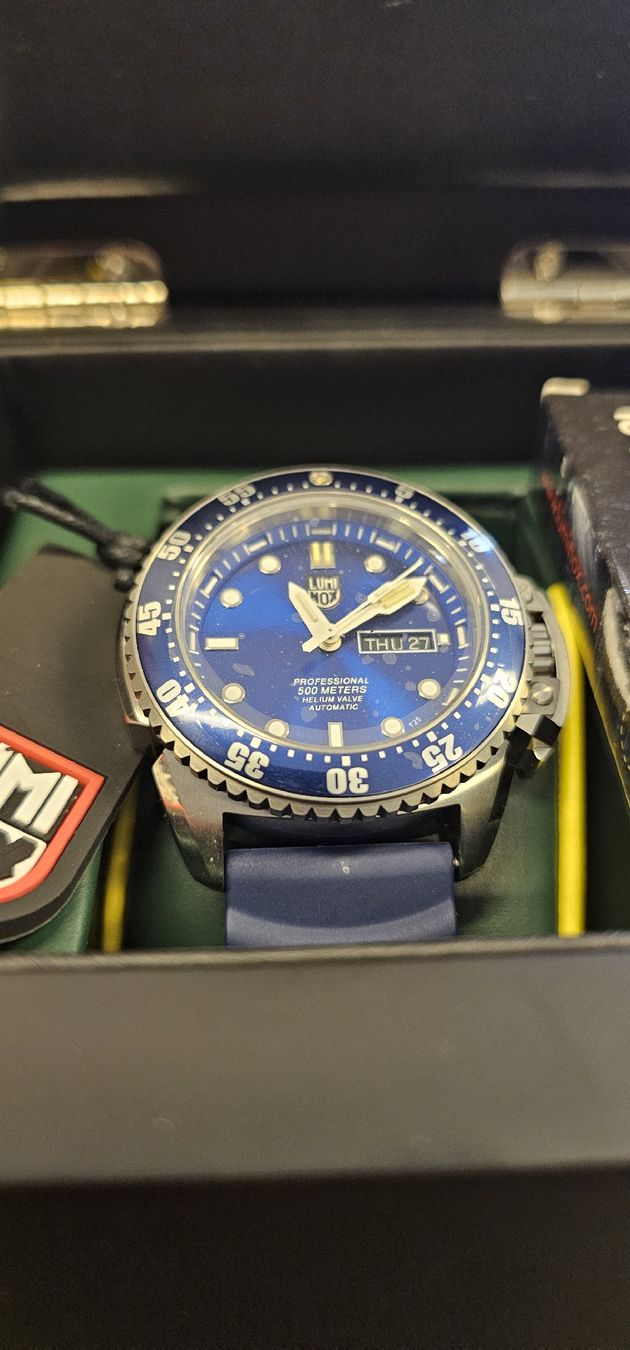 Luminox Orologi: Luminox Automatic Diver 500M Serie 1580 Blau inkl. USB – Nuovo (secondo la descrizione) da Wangen an der Aare venduto da RetroKontor 2
