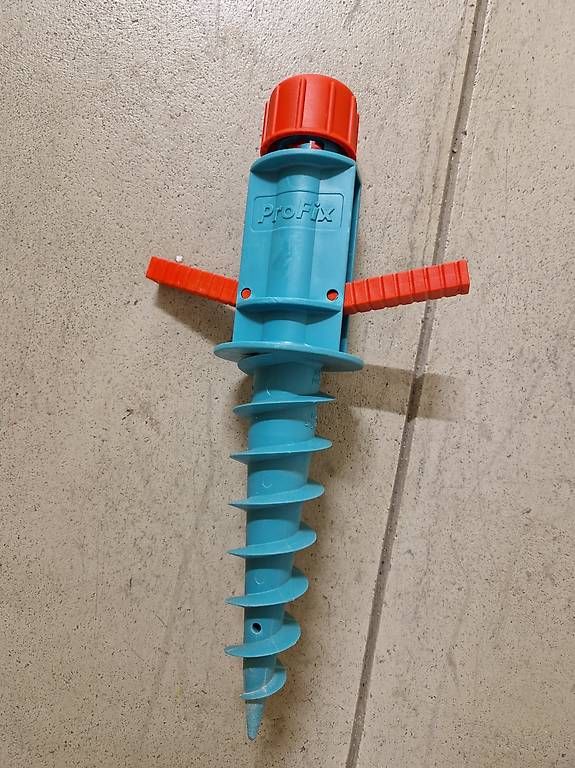 Autres: Sonnenschirmständer mit Erdspiess Pro Fix – D'occasion à Kehrsatz par McYuli