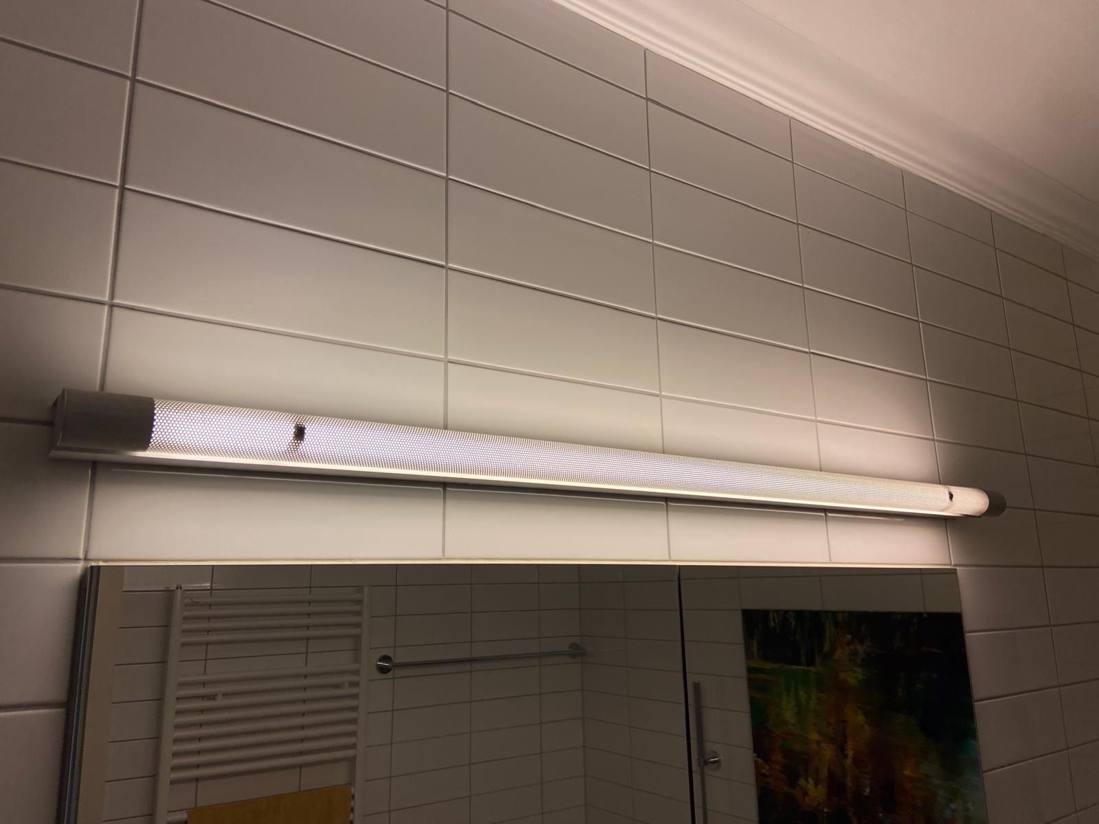 Regent Lampade: Badleuchte Regent Lightning – Usato da Rheinfelden venduto da Obringen