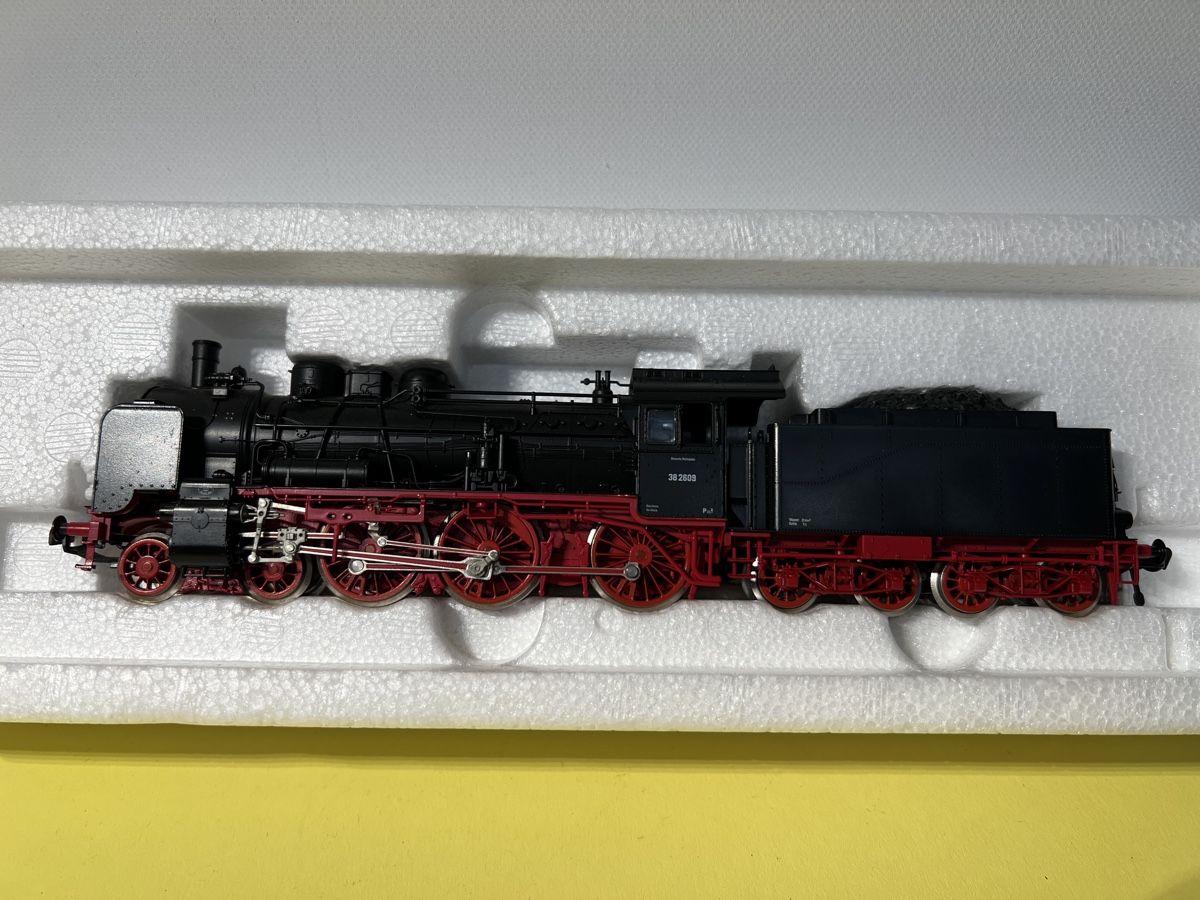 Fleischmann Modelleisenbahnen: Fleischmann Dampflok BR 38 in HO Gleichstrom – Neu und originalverpackt aus Weinfelden von Kammerflimmern 1