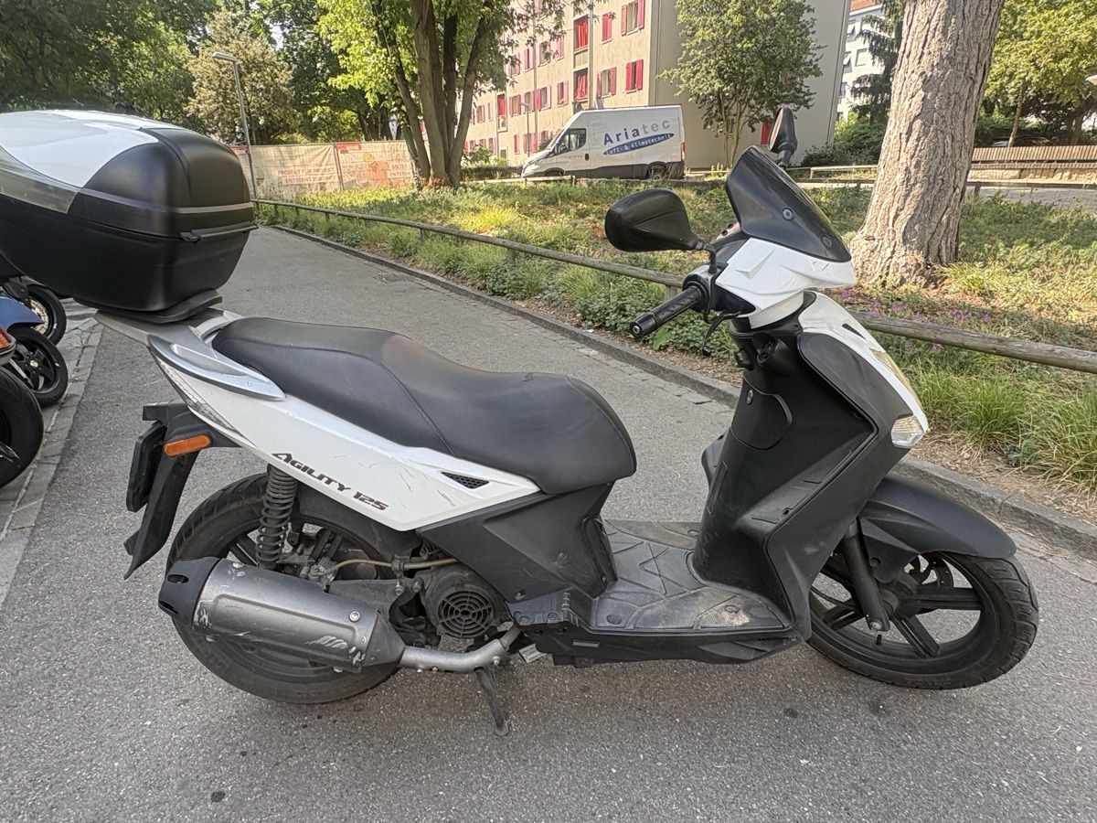 Kymco Scooters: Kymco Agility 125 – D'occasion à Basel par Rikardo_1979 6