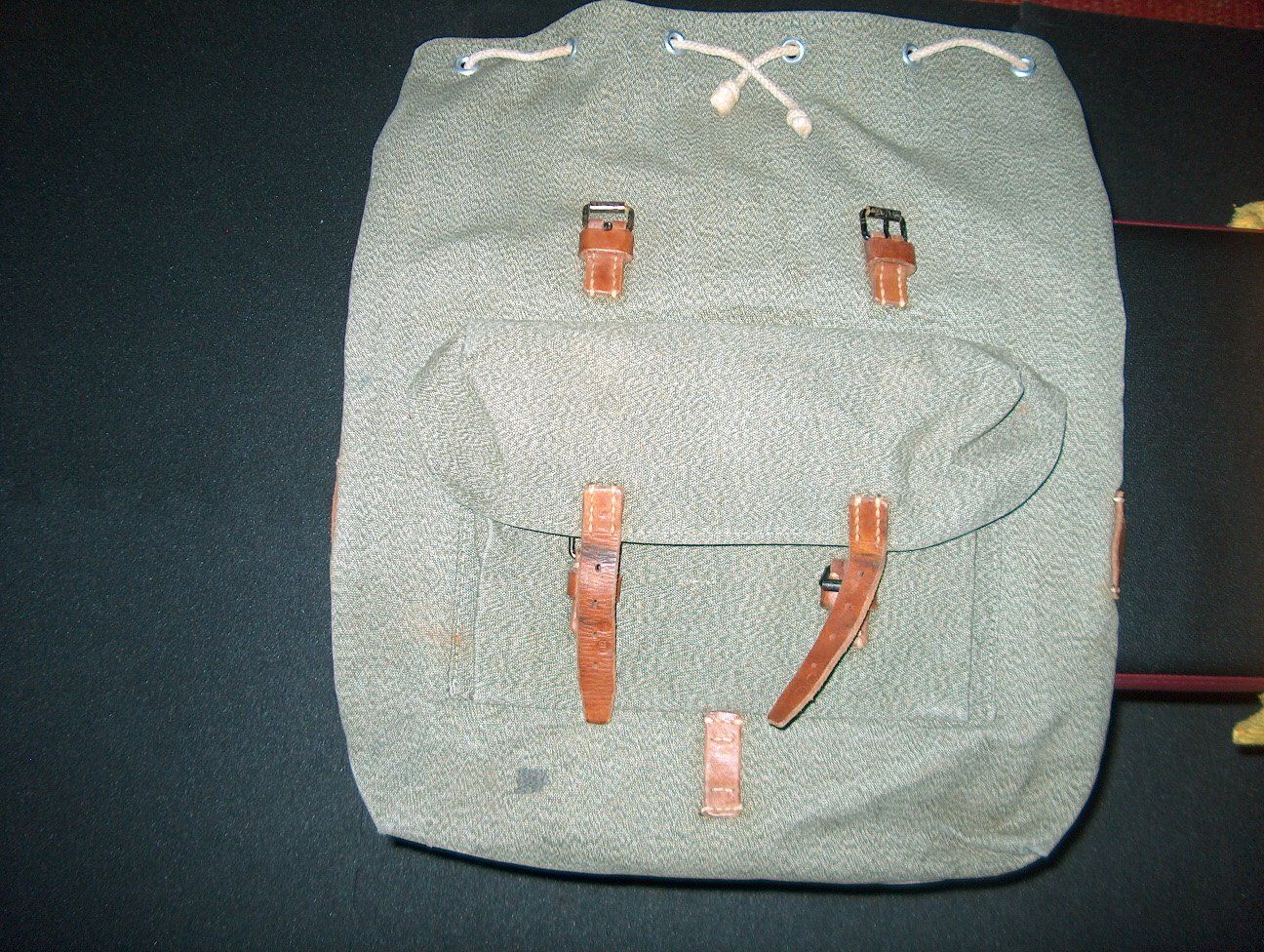Schweizer Armee Zaini: Rucksack Schweizer Armee mit Zubehör – Usato da Buochs venduto da Jenymak 3
