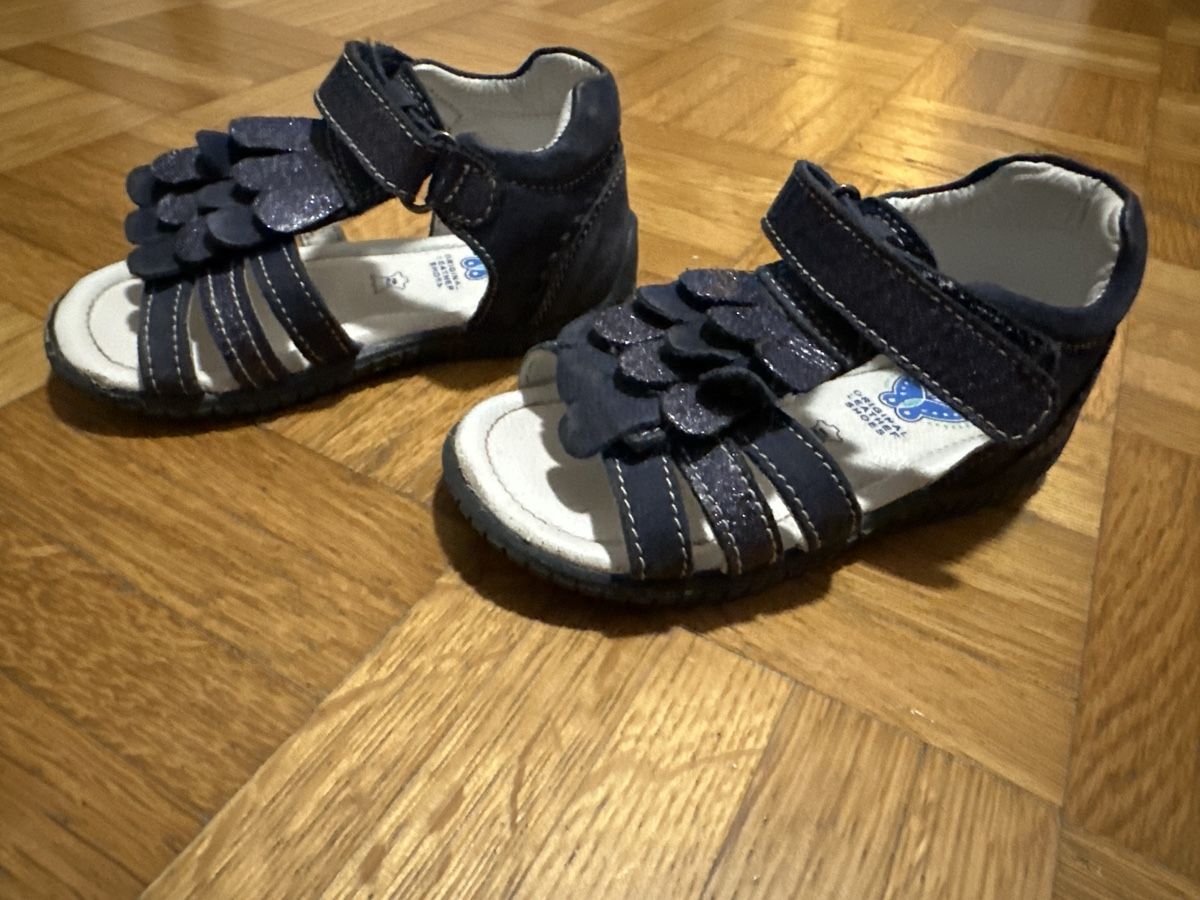 Scarpe per ragazze: Mädchen Sandalen Grösse 21 – Usato da Männedorf venduto da kek_n8pr 2