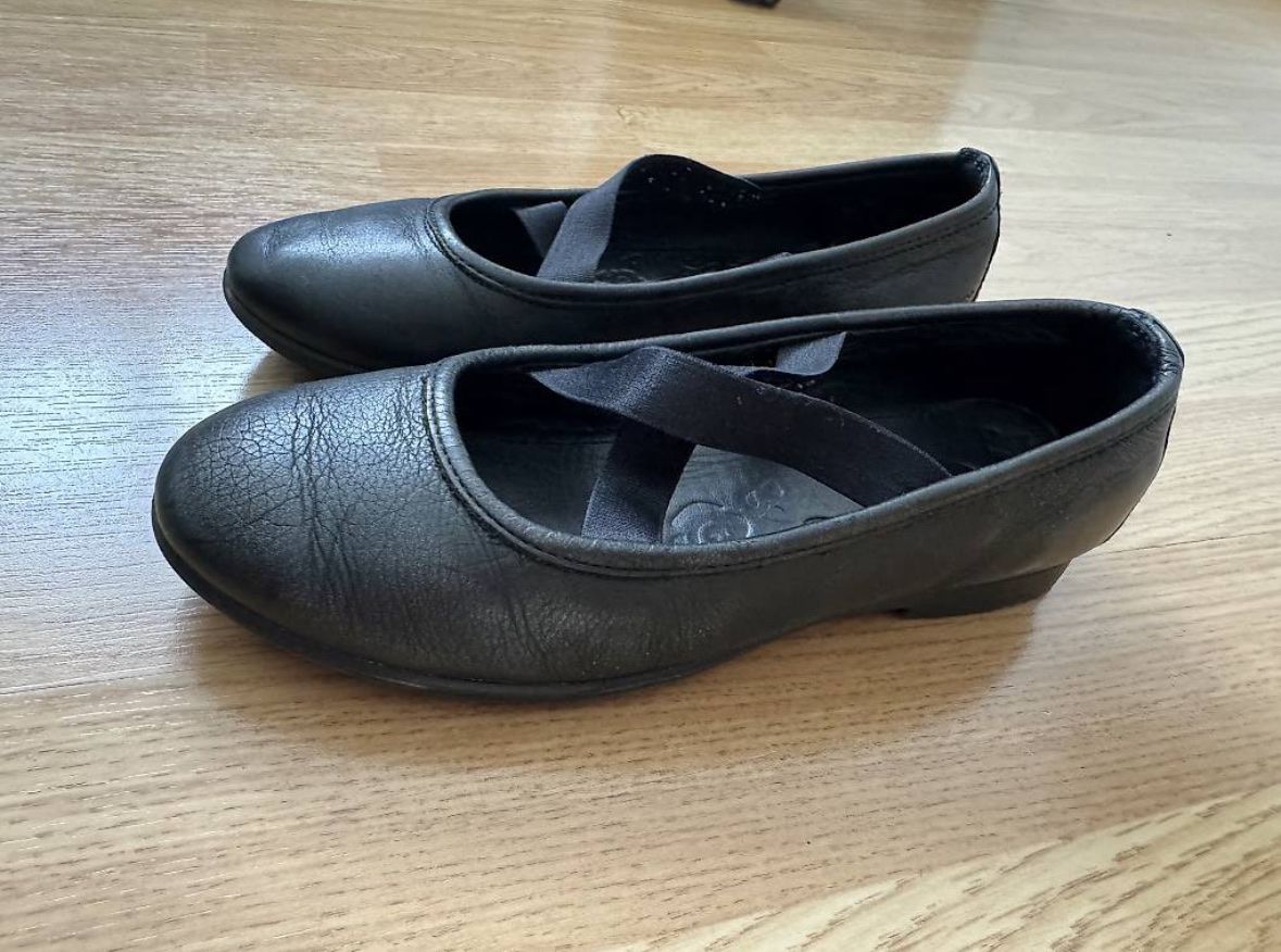 Ecco Scarpe per ragazze: Mädchen Schuhe Ballerinas Ecco gr 33 – Usato da Ennetbürgen venduto da ybo_fp2b 2