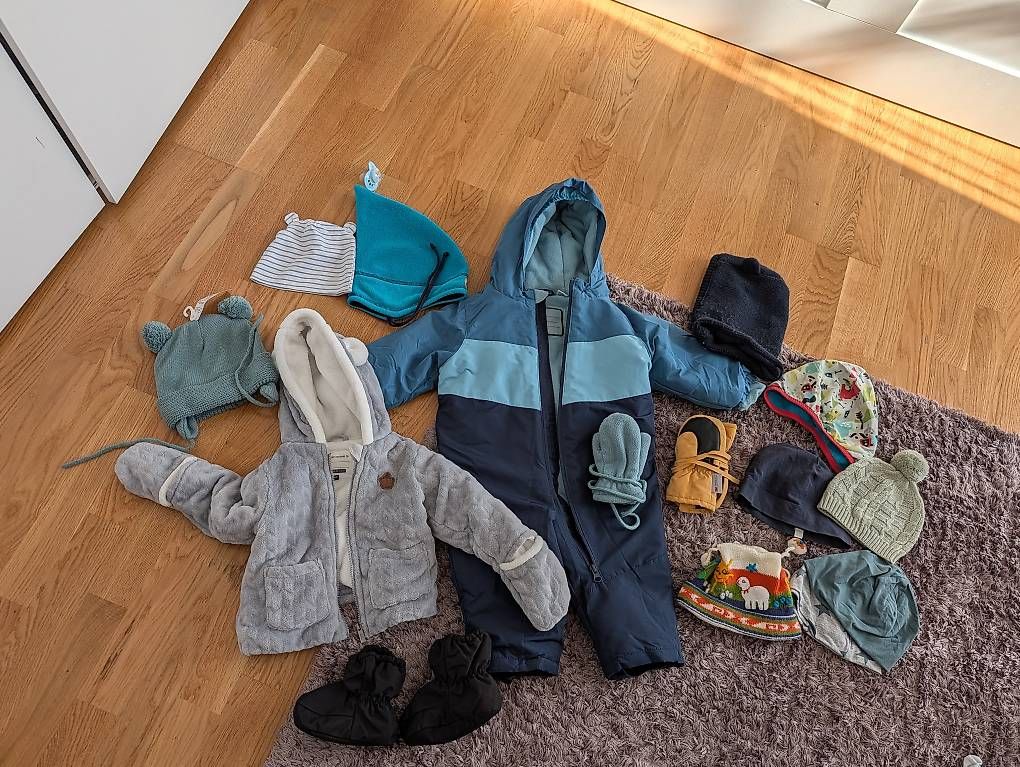 Lotti & Set di vestiti: Grosses Babykleideroacket Winter  – Usato da St. Gallen venduto da Alesha_Shop 4