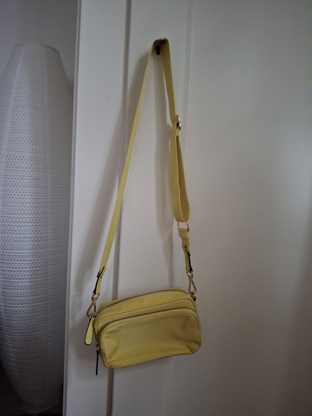Taschen für Damen: Sac jaune en tissu  – Gebraucht aus Lausanne von Cognitia
