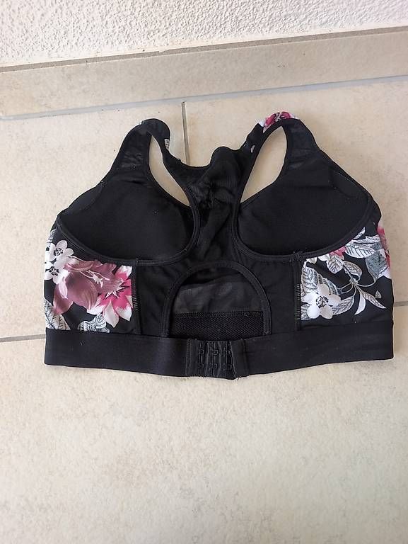 Altra biancheria intima: Sport-BHs Grösse 36/38, S – Usato da Alberswil venduto da __colafroeschli__ 3