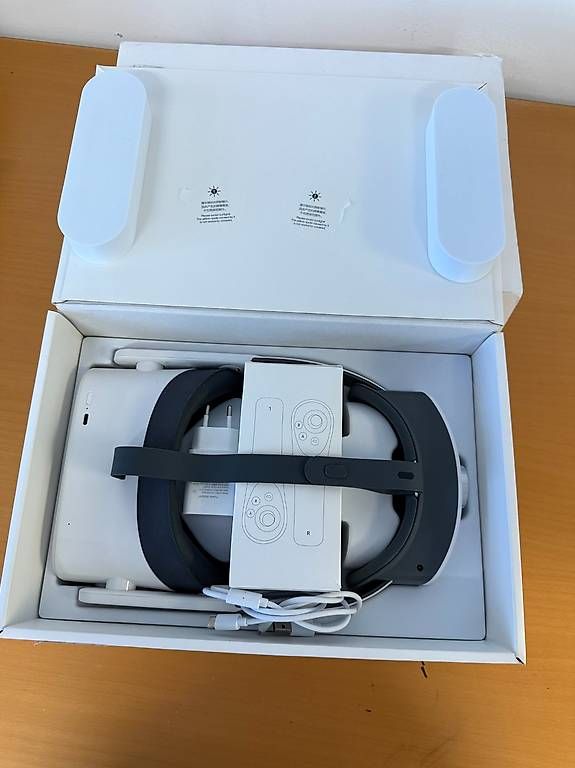 Casco VR: Pico Neo 2 Standalone VR-Headset mit 2 Controllern – Usato da Zürich venduto da mat_jpl5 4