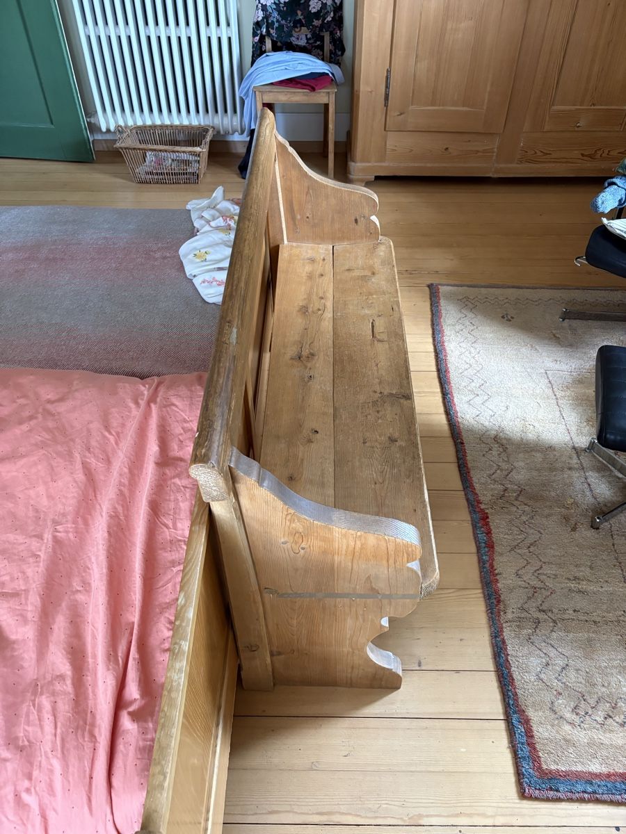 Panchine: Robuster Kirchenbank aus Holz – Usato da Bern venduto da S1las 2