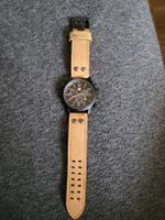Luminox Herrenuhr mit Lederarmband, perfekt für den Sommer.