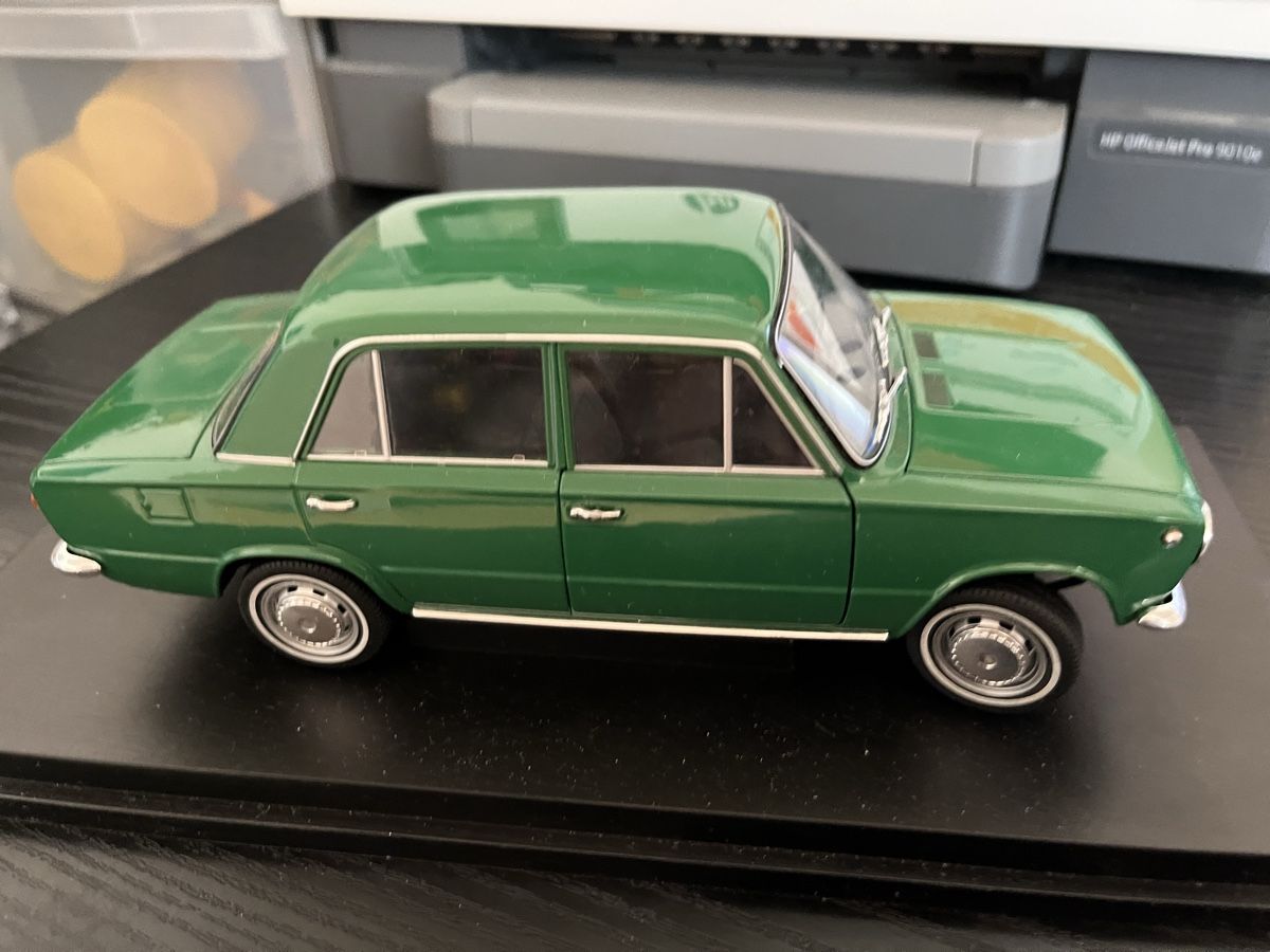 Fiat Modellini d'auto: Fiat 124.   1:18 – Nuovo (secondo la descrizione) da Rümlang venduto da Papamoll4 5