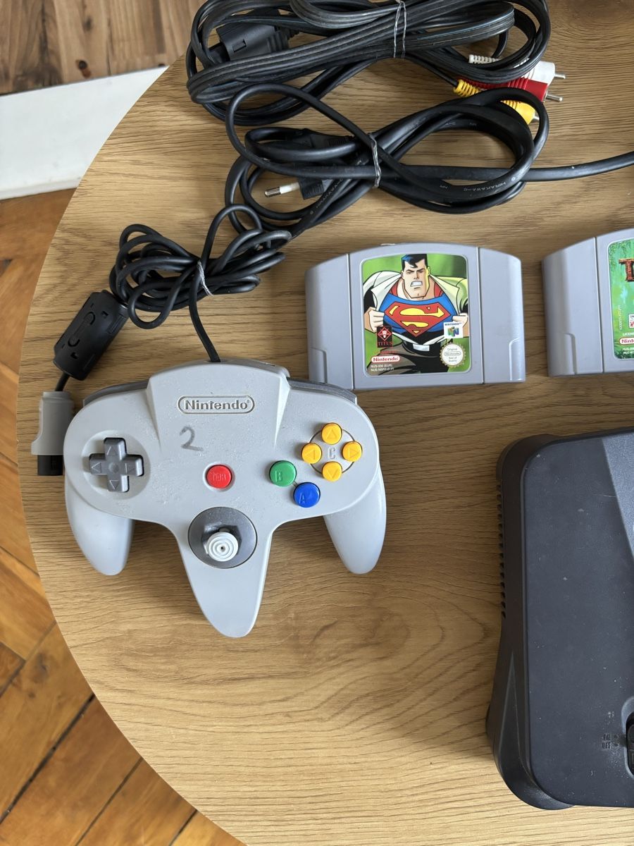 Nintendo Console: Console Nintendo 64 avec jeux et manette – Usato da La Chaux-de-Fonds venduto da DANIELA19961996 3