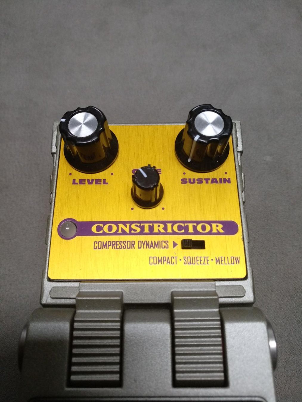 Line 6 Strumenti musicali: Line 6 Constrictor 3 Type Compressor! TOP NP 129 Chf – Usato da Cama venduto da Superbayer 1