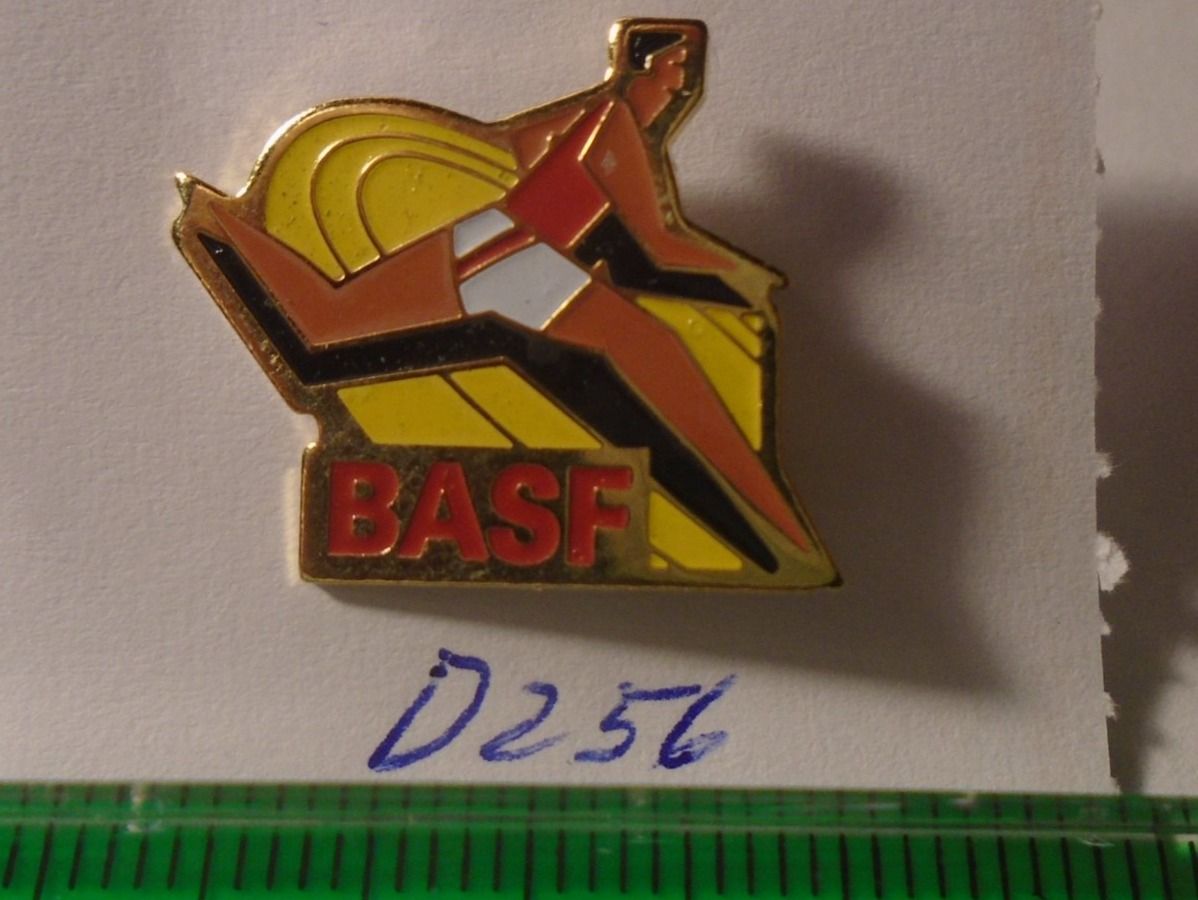 Plaquettes & Badges: 1 BASF Pin (D256) – D'occasion à Winterthur par Beli2000
