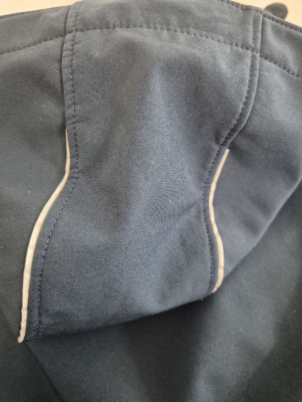 H&M Vestes & Manteaux: H&M Softshelljacke dunkelblau Grösse 98  – D'occasion à Adliswil par Stardust11 5