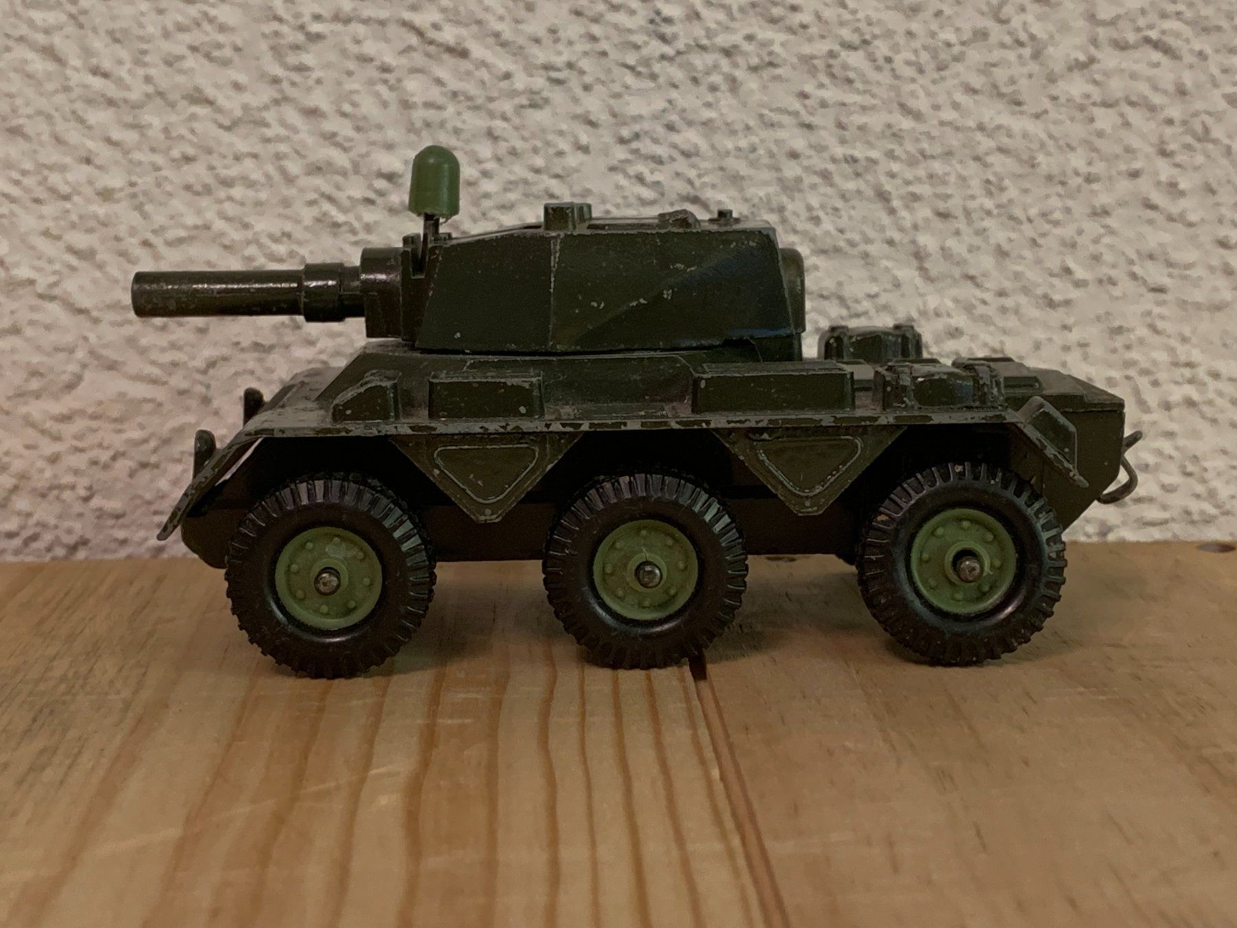 Modellini d'auto: Alter Spiel-Panzer 3-Achsig – Usato da Arlesheim venduto da Spielmax 1