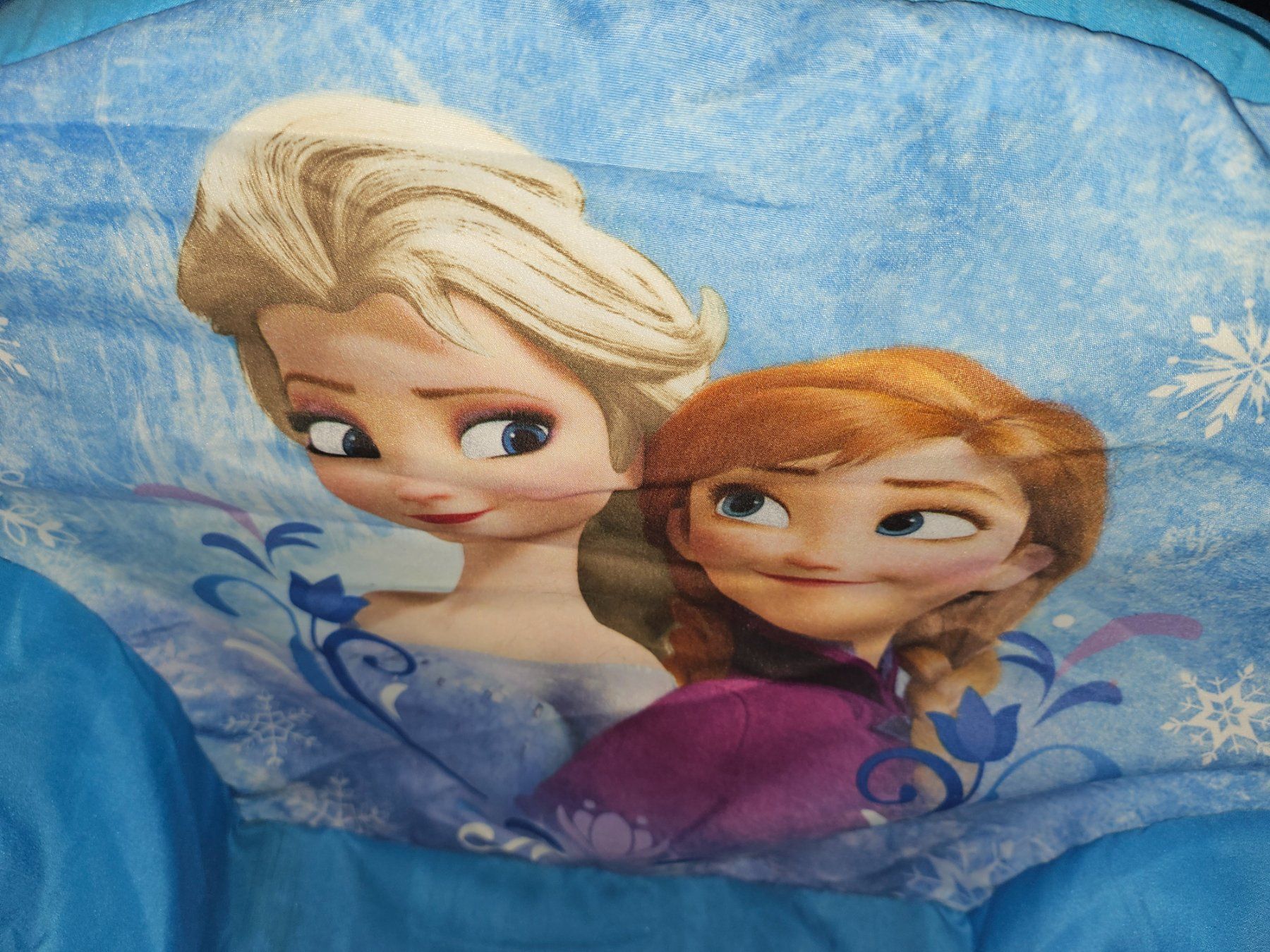 Spielzeuge: Puppen-Sofa "Frozen" (klein Deko!) – Gebraucht aus Thun von Shame 1