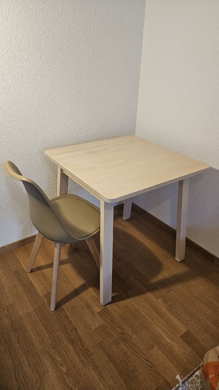 Tische: Holztisch quadratisch – Gebraucht aus Ueberstorf von lis_zbb7 4