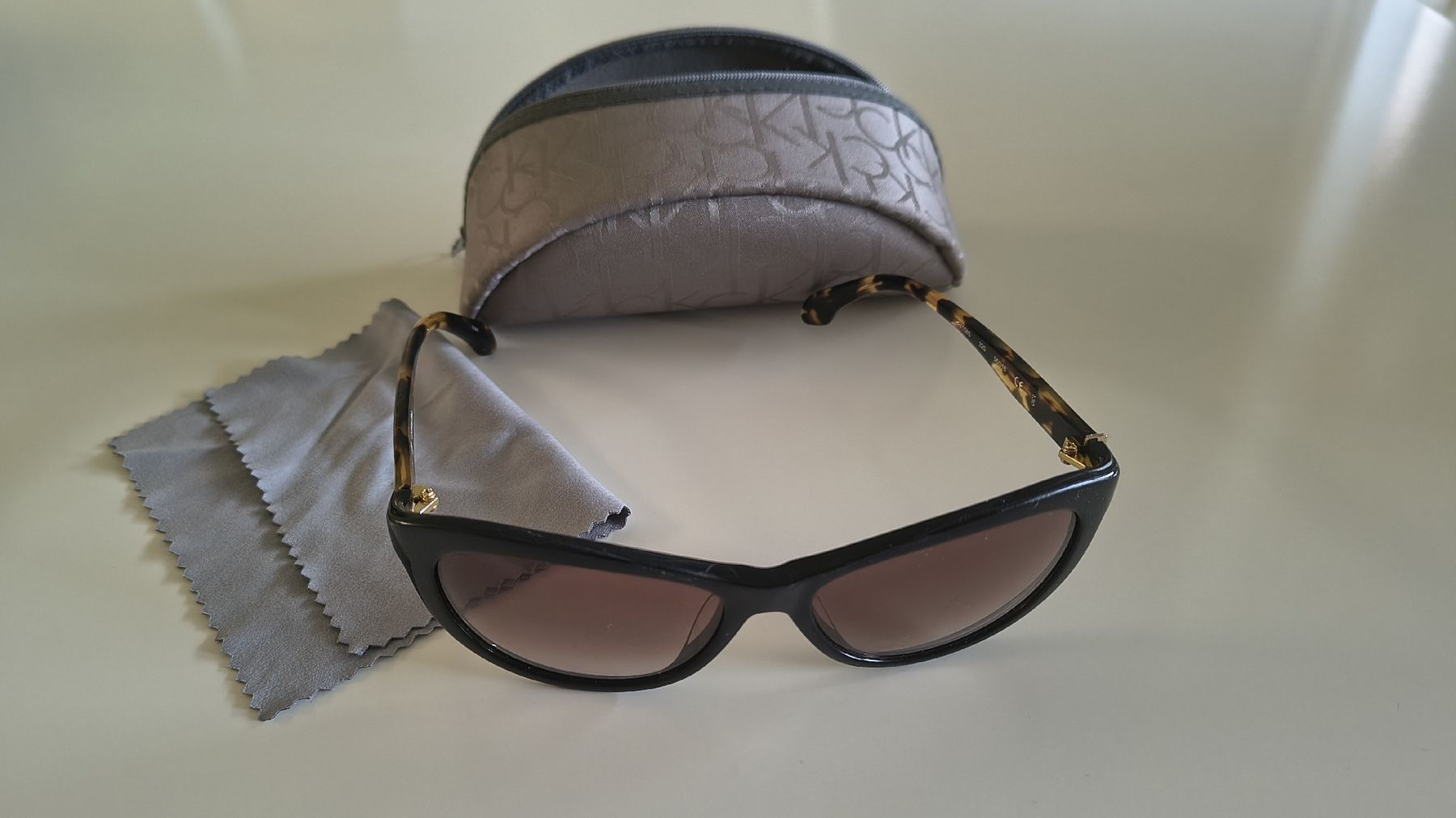 Calvin Klein Occhiali & Lenti: Sonnenbrille Calvin Klein – Usato da Urtenen-Schönbühl venduto da m.schneider85