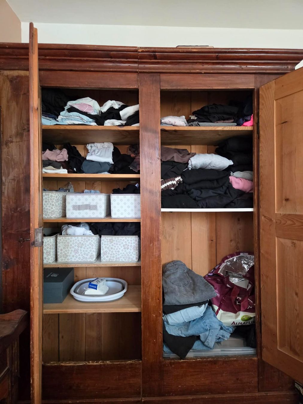 Armadi: Antiker Holzschrank – Usato da Aesch BL venduto da ann_9rq8 1