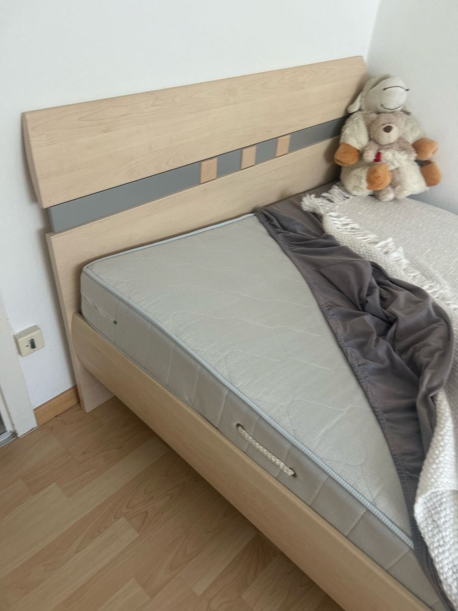 Letti: Bett mit gute Matratze – Usato da Bottighofen venduto da Kucki-2003 1