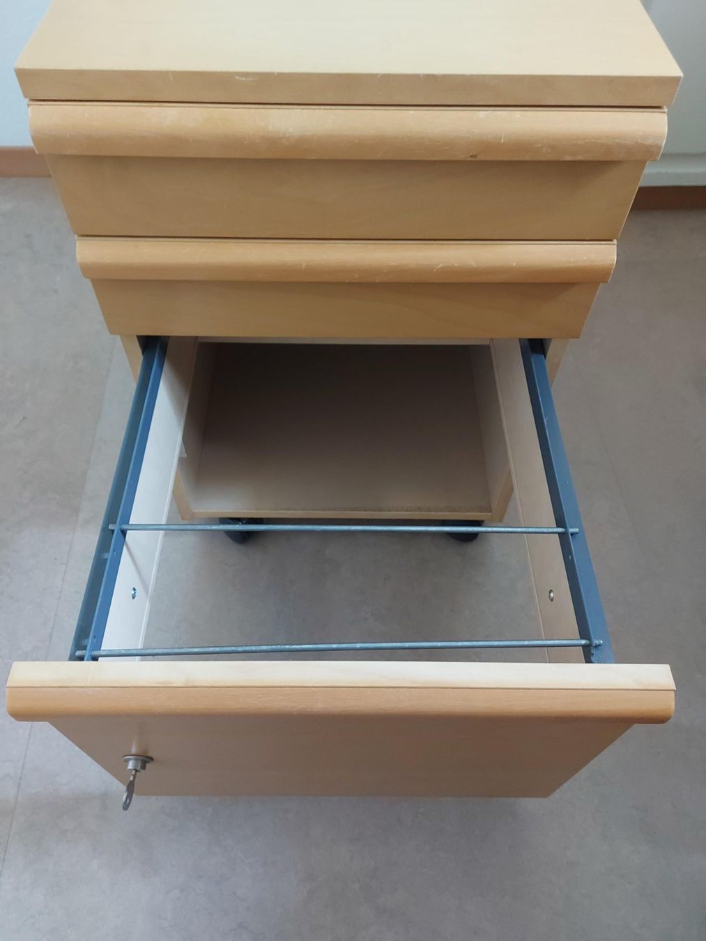 Ikea Banconi: Rollcontainer Buche, 2 Schubladen plus 1 Hängeregister – Usato da Buchs AG venduto da Sushikiller 3