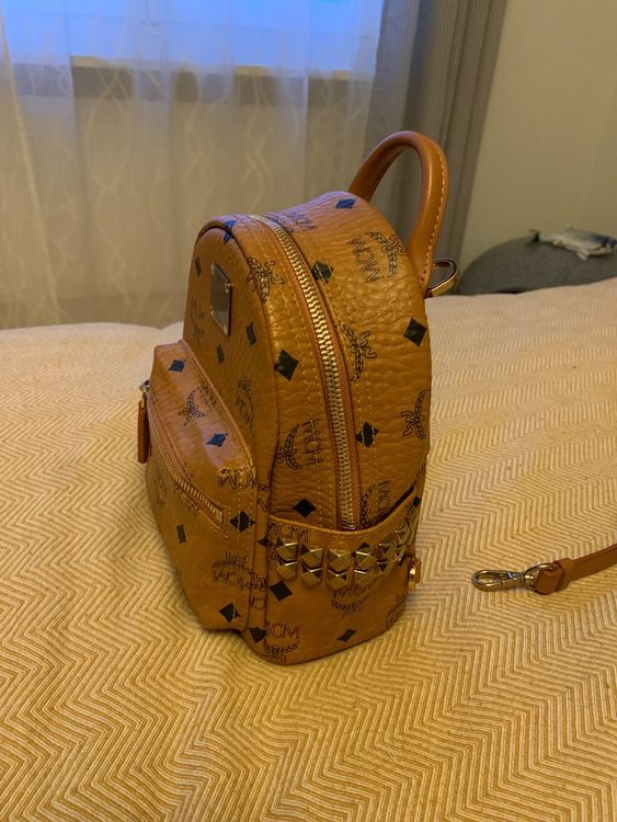 MCM Sac à dos clouté Toile Noir ref.733912 - Joli Closet