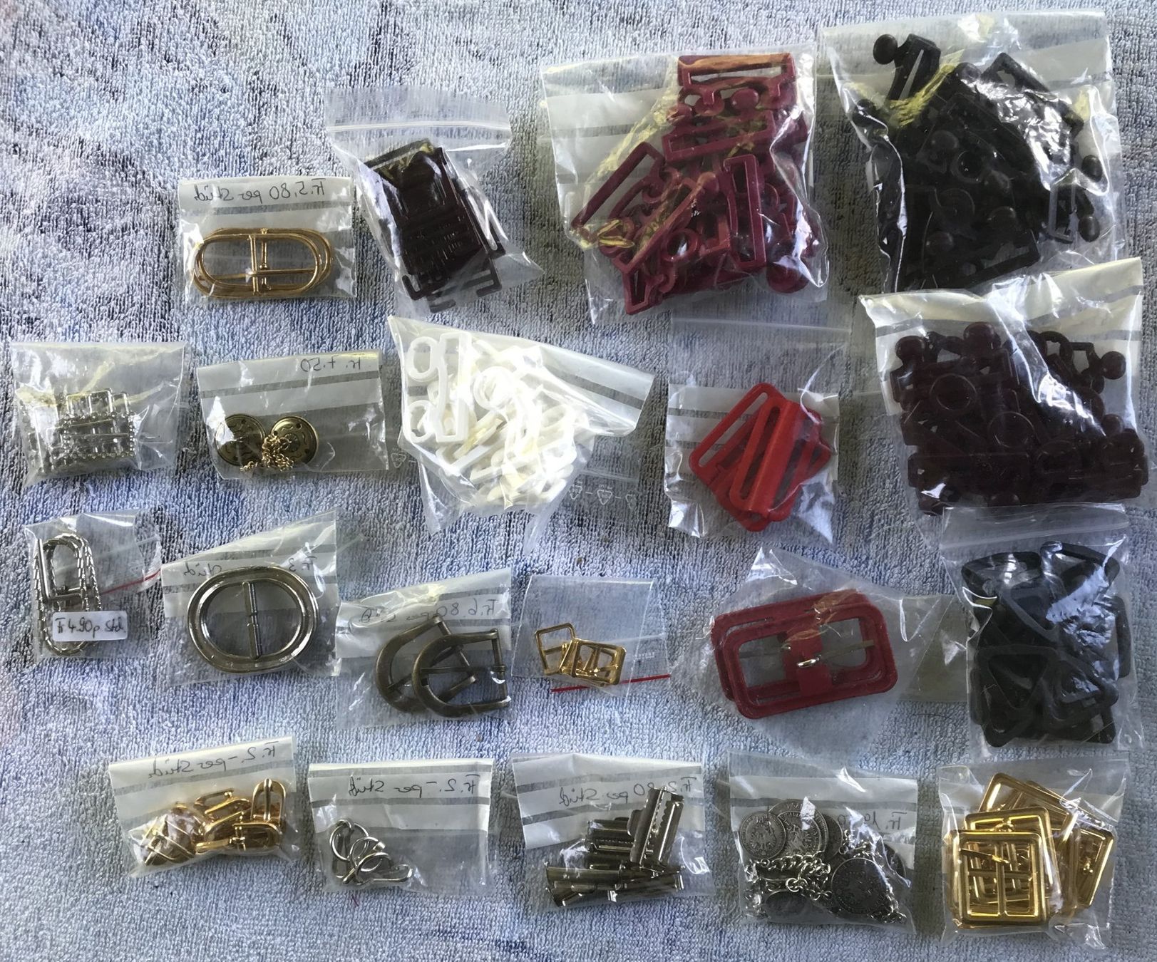 Kit bricolage: LOT VERSCHLÜSSE NEU – Nuovo (secondo la descrizione) da Ostermundigen venduto da crazy-horse-1840