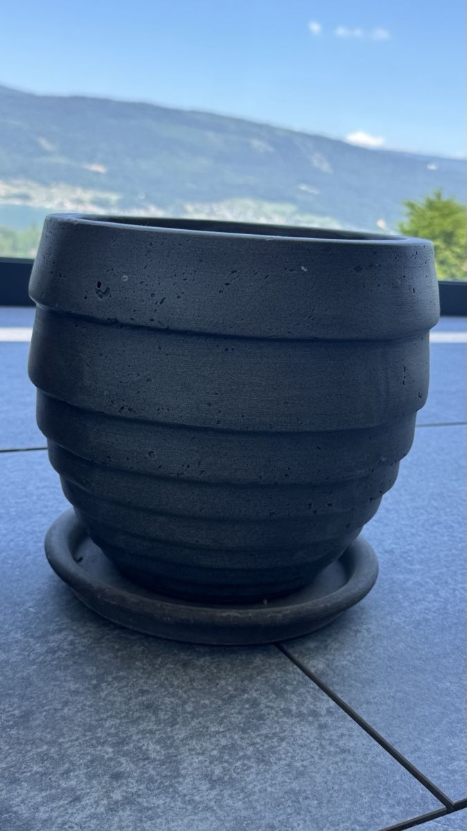 Pots de fleurs: Blumentopf  – D'occasion à Mörigen par TimelessFinds