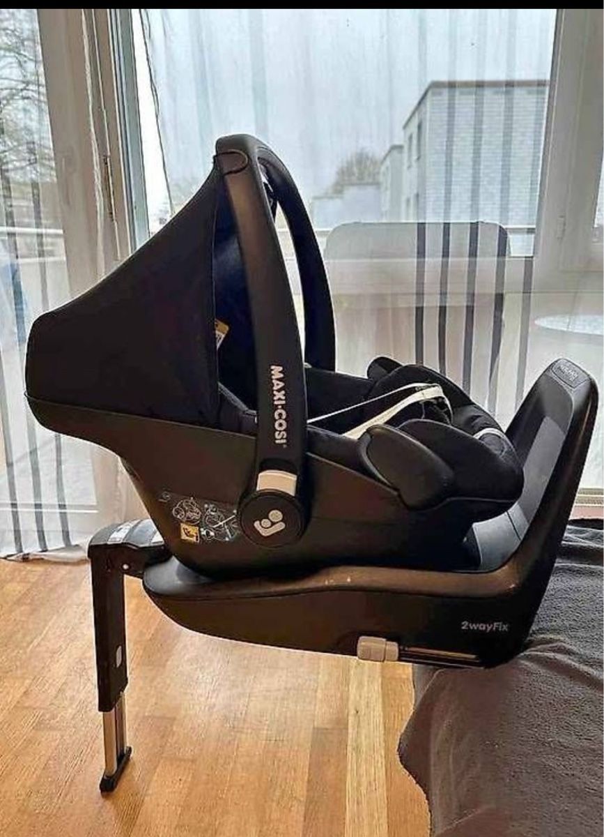 Auto-Kindersitze: Maxi-Cosi 2wayFix Base + Car Seat Set! 40 chars – Gebraucht aus Schindellegi von nan_727n 2