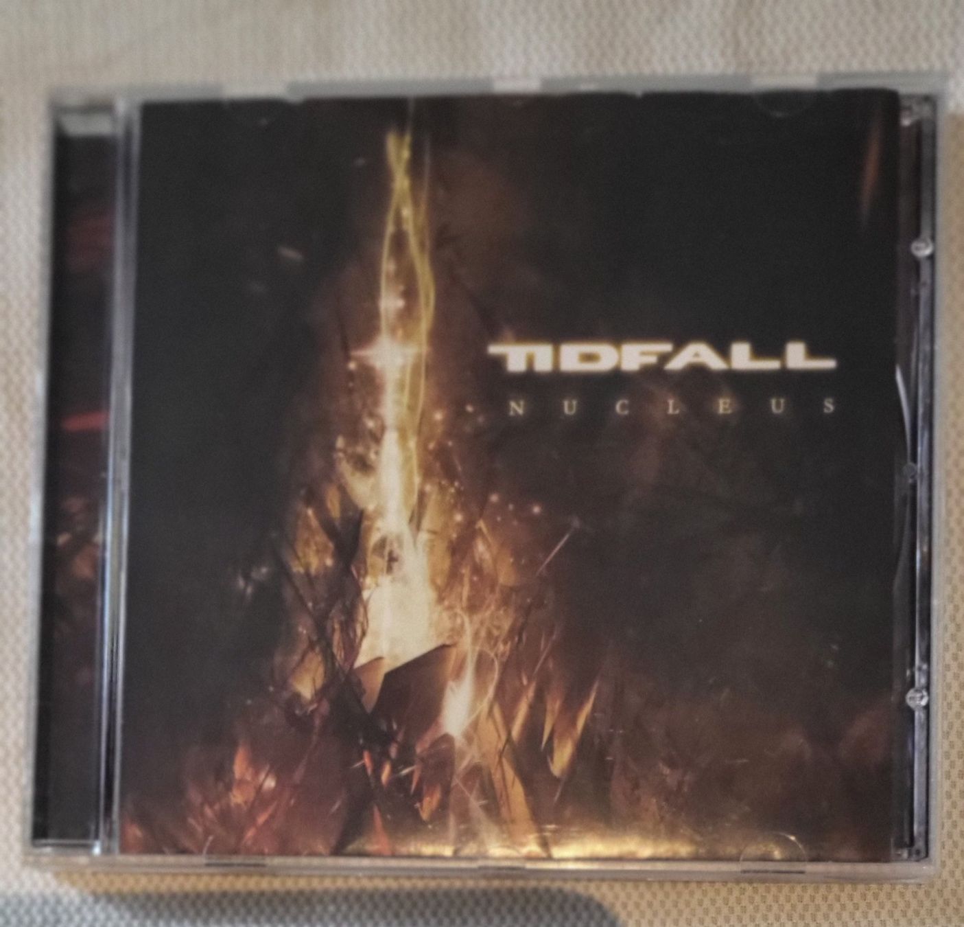 CD: Tidfall - Nucleus – Usato da Villars-sur-glane venduto da Epsilonhike