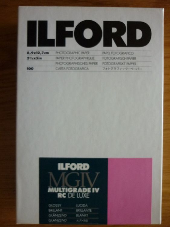 Papier Ilford Multigrade IV RC 8x10 Pouces – Satin, 100 Feuilles, Boîte Ouverte