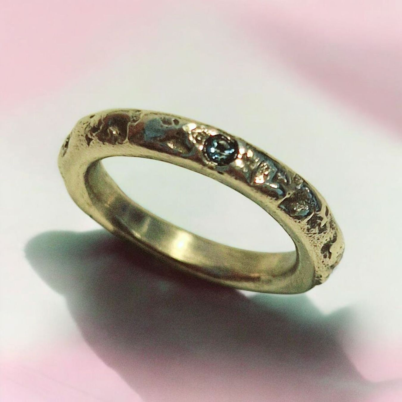 Anelli: Naturstyle-Ring Weissbronze mit Topas, Ringgrösse 49,5. – Nuovo e nell'imballaggio originale da Aarau venduto da Schmuckhoehle_MD 7