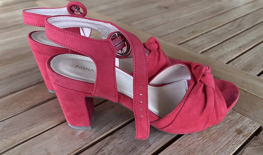 Damenschuhe: Sandale Sommer rot, Grösse 38 – Gebraucht aus St. Niklausen LU von Mimmi86 3