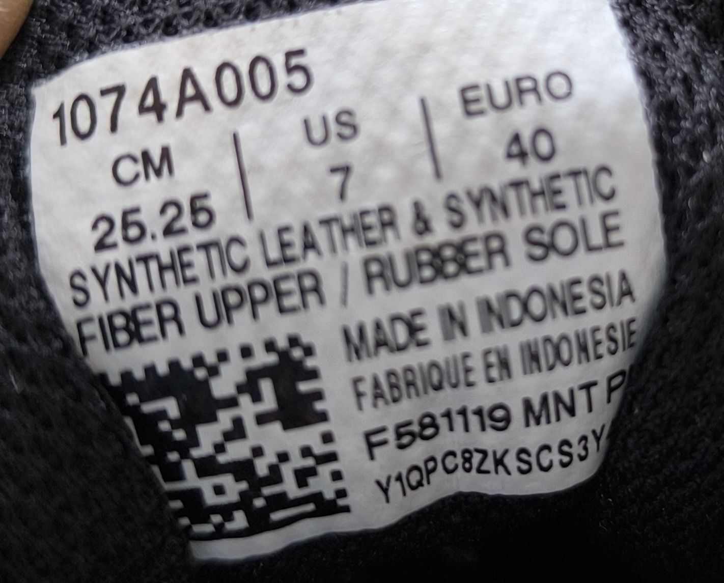 Asics Herrenschuhe: Asic Gr. 40 Hallenschuhe – Gebraucht aus Oberwil-Lieli von Atom17 5