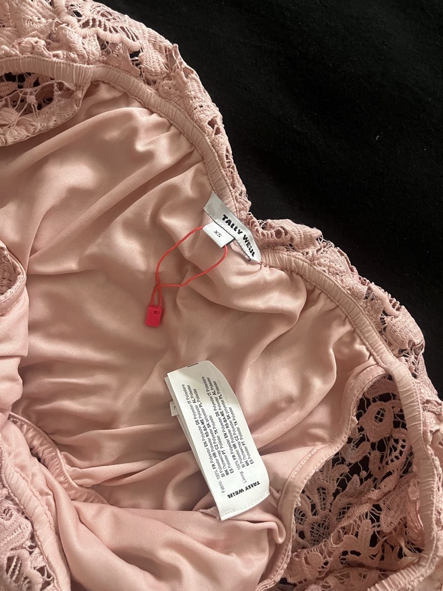 Kleiderpakete: Kleider Paket , verschiedenen Mustern  – Gebraucht aus Olten von sae_82z2 9