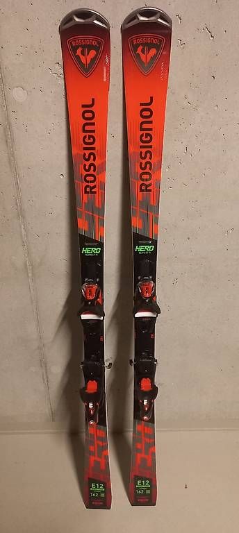 Sci: Ski alpin slalom neuf  – Nuovo e nell'imballaggio originale da Val-d'Illiez venduto da mar_v8tq