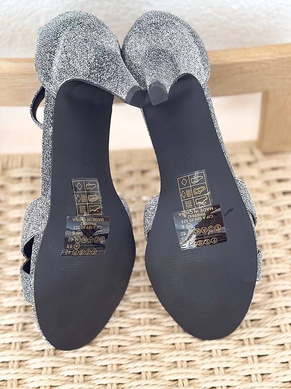 Scarpe da donna: La Redoute Pumps silber Gr. 40 neu – Usato da Biberstein venduto da evolution89 4
