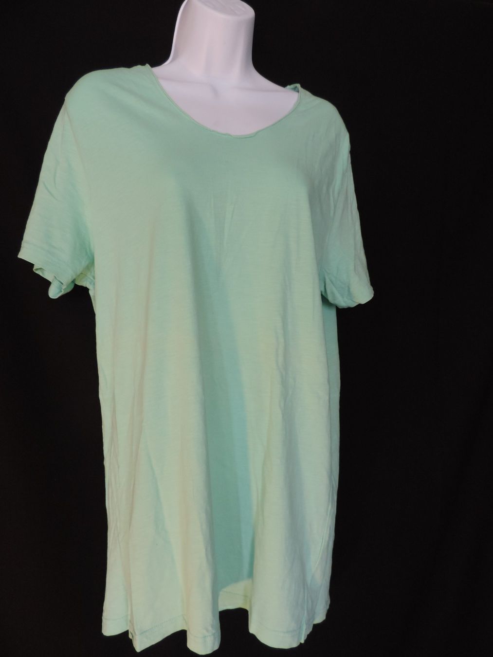 T-shirt: lot de 2 t-shirts blanc et turquoise – Usato da Genève venduto da Axelle333 4