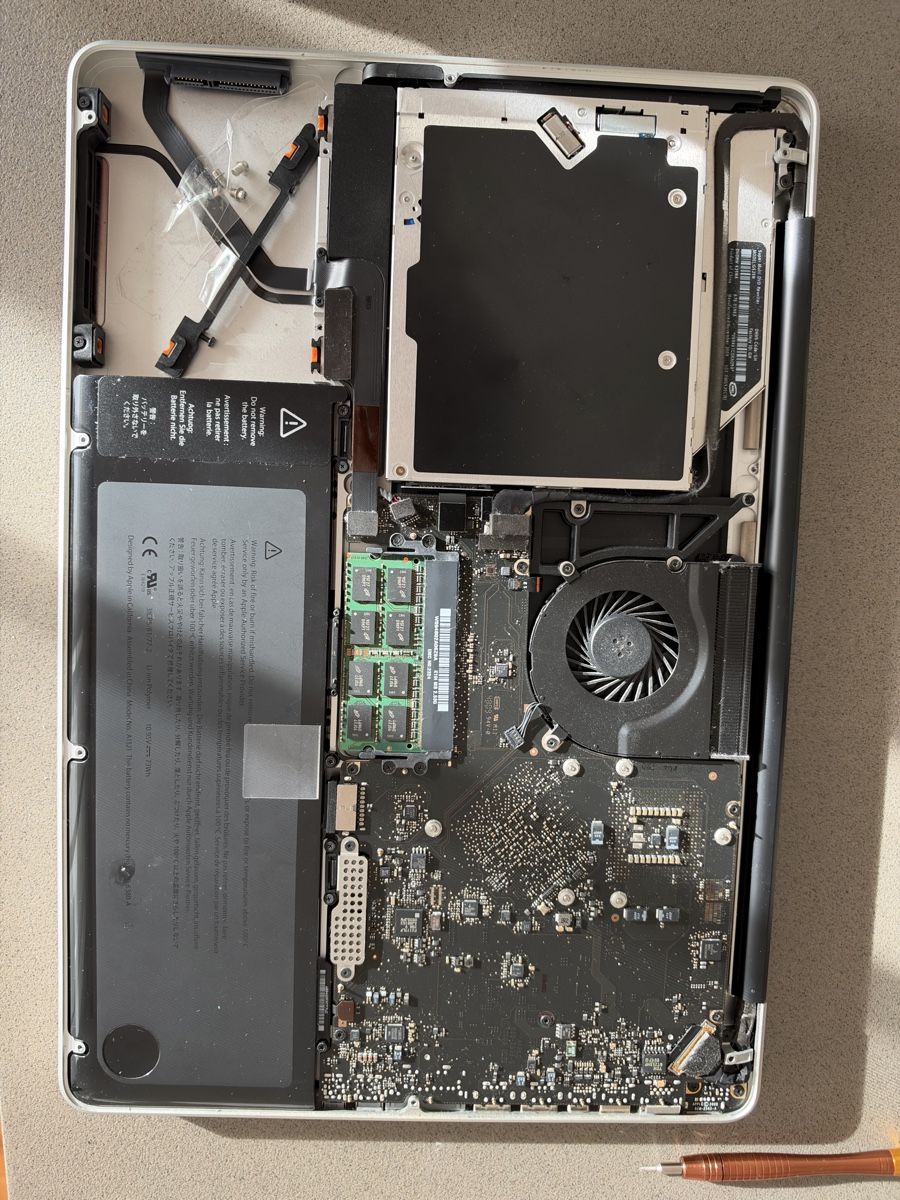 Apple Portables: Apple MacBook Pro 15” – Défectueux à Steinach par duju2018 5