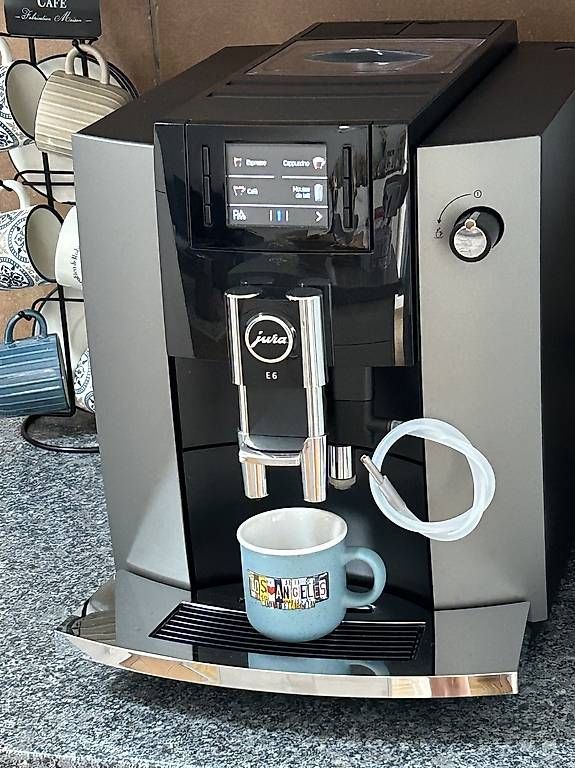 Macchine per caffè & Macchine per espresso: JURA E6 Automatique – Usato da Neuchâtel venduto da bek_9lch