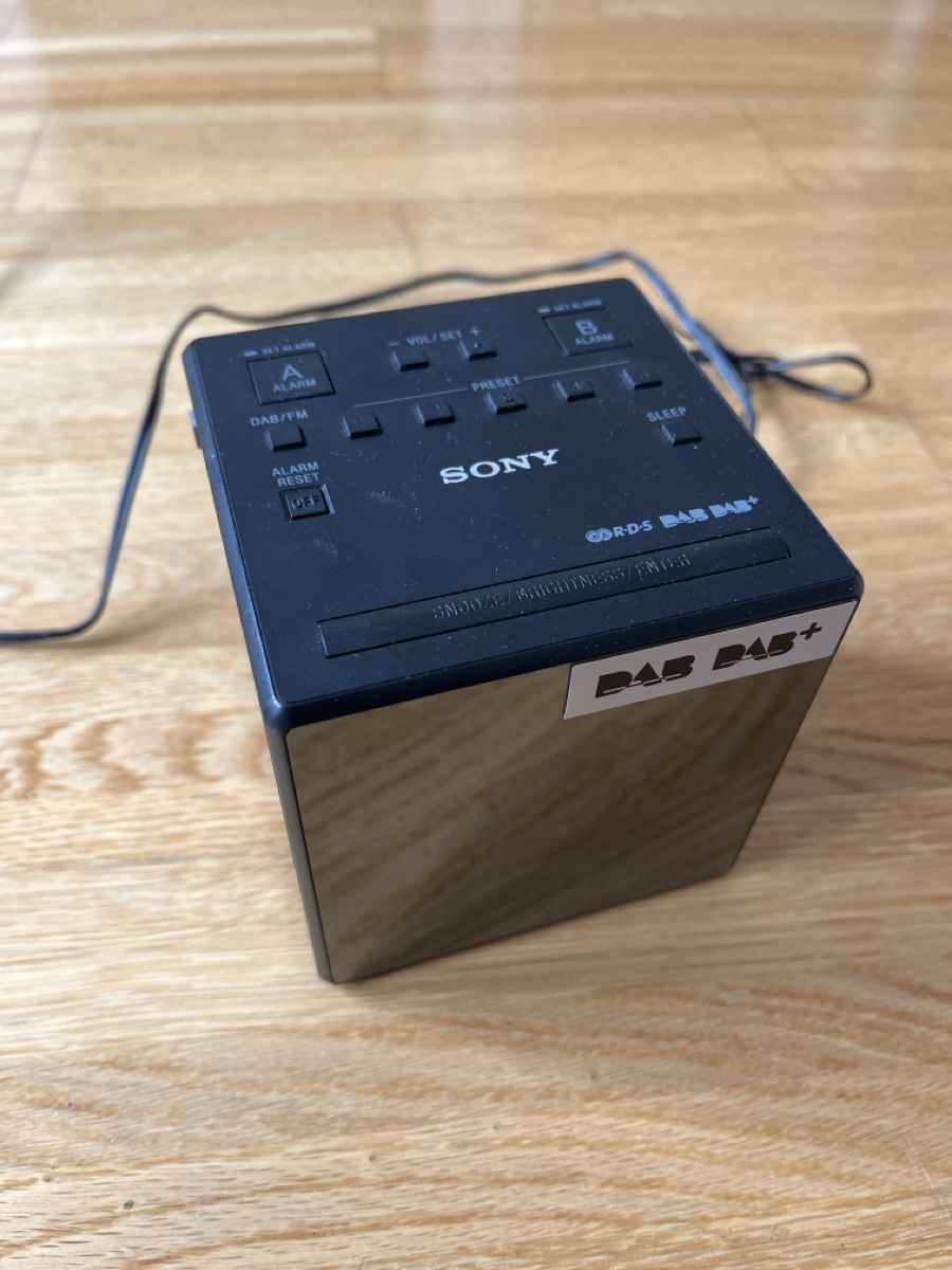 Sony Wecker: Neuwertiger Sony DAB+ Radiowecker – Gebraucht aus Flumenthal von Regenbogen48