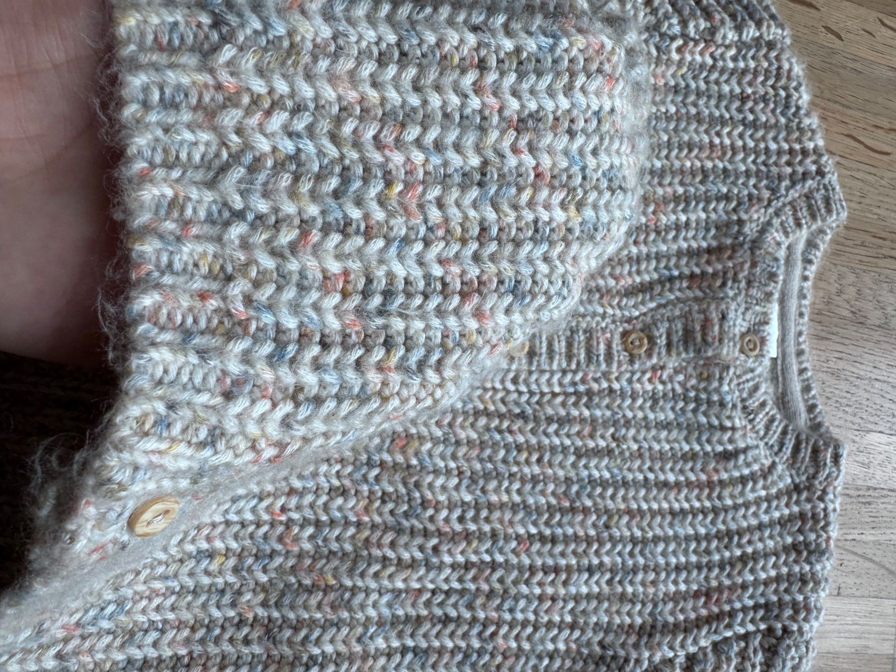 H&M Giacche & Cappotti: H&M Strickjacke oder Pullover, Grösse 68, Top Zustand – Nuovo (secondo la descrizione) da Zürich venduto da mybuybye 2