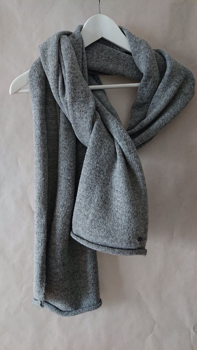 Esprit Foulard & Sciarpe: Écharpe Esprit – Usato da Genève venduto da mar_2kgm