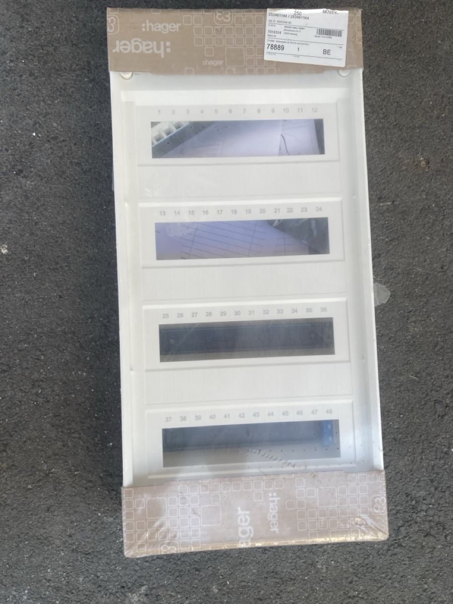 Hager Stromzufuhr: Installationkleinverteiler Aufputz Hager – Neu und originalverpackt aus Ottikon b.Kemptth. von MarsNut01