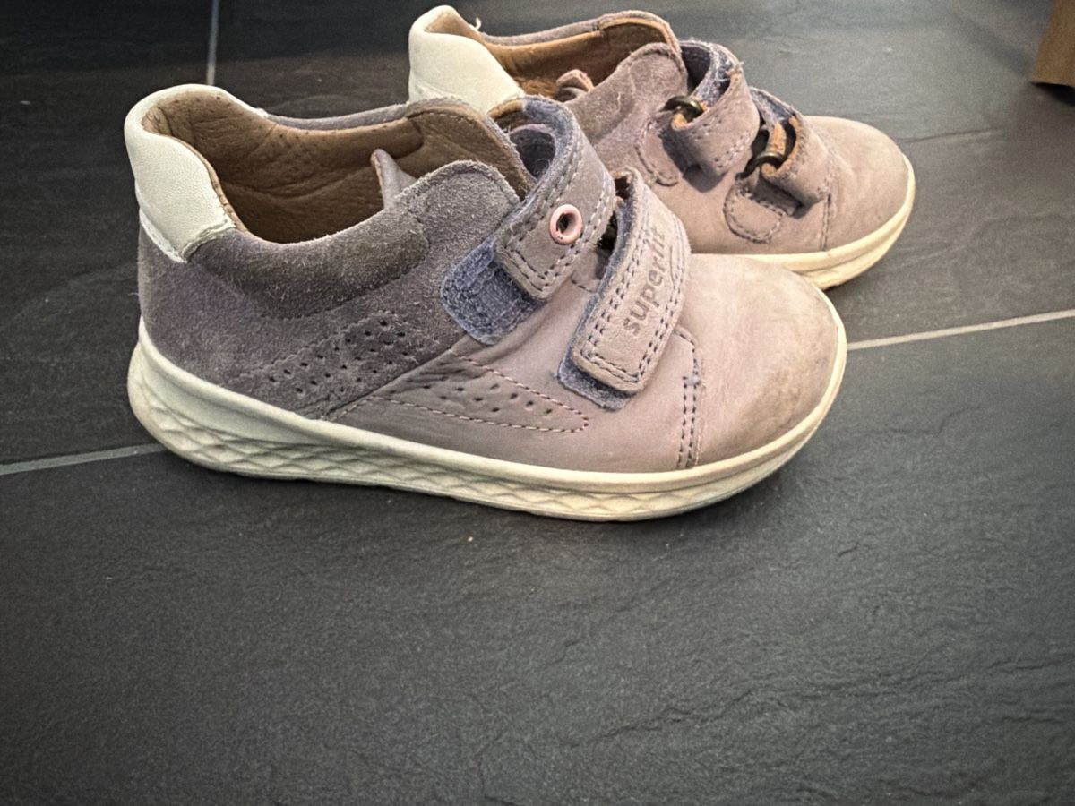 Superfit Schuhe für Mädchen: Lerlaufschuh von Superfit Gr. 23 – Gebraucht aus Oftringen von LikeiT 2